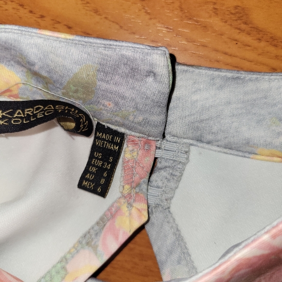 Two piece set - Picture 6 of 6